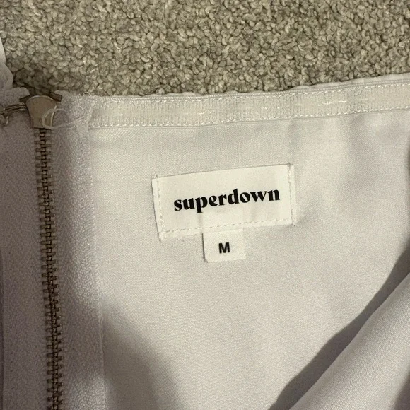 Superdown White Asymmetrical Peplum Sleeveless Blouse - Picture 3 of 3